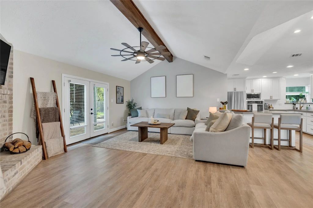 1304 Edinburgh Drive, Friendswood