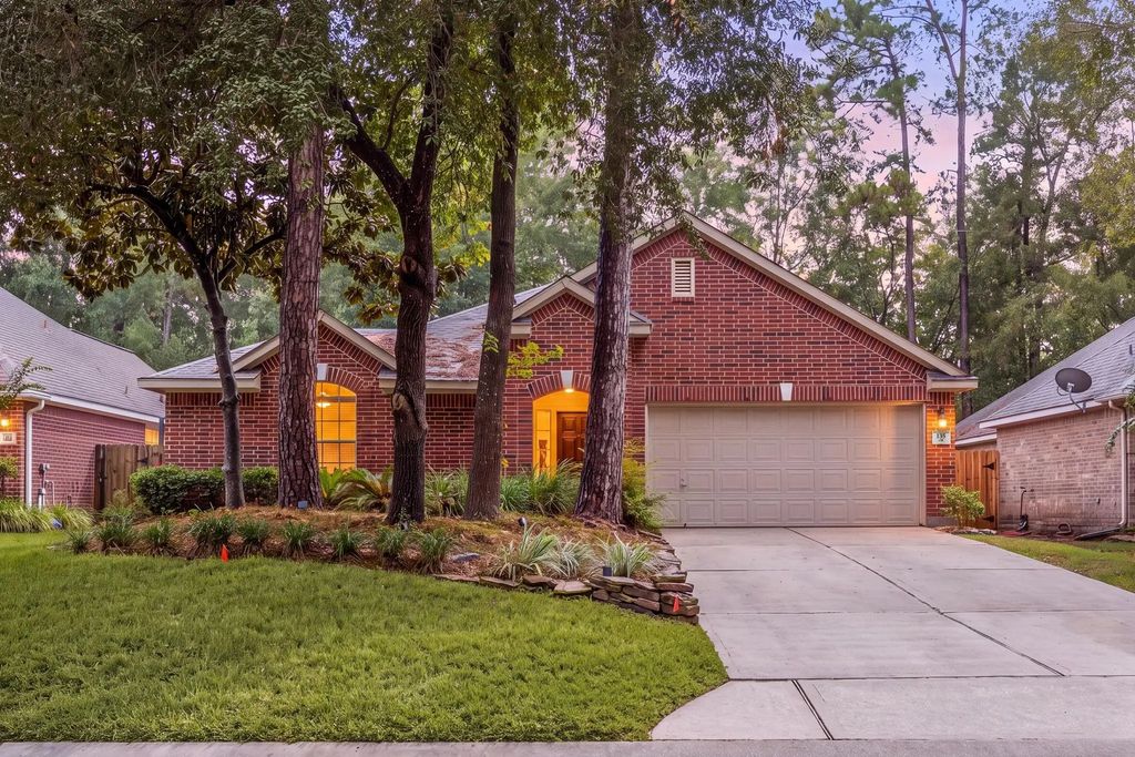 135 S Delta Mill Circle, The Woodlands