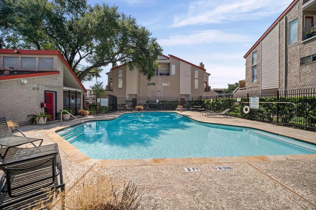 10855 Meadowglen Lane 927, Houston