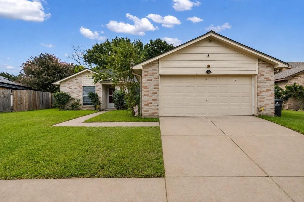 13915 Old Village Lane, Sugar Land