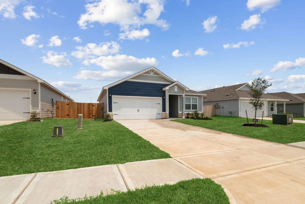 700 Jasmine Ridge Lane, Waller