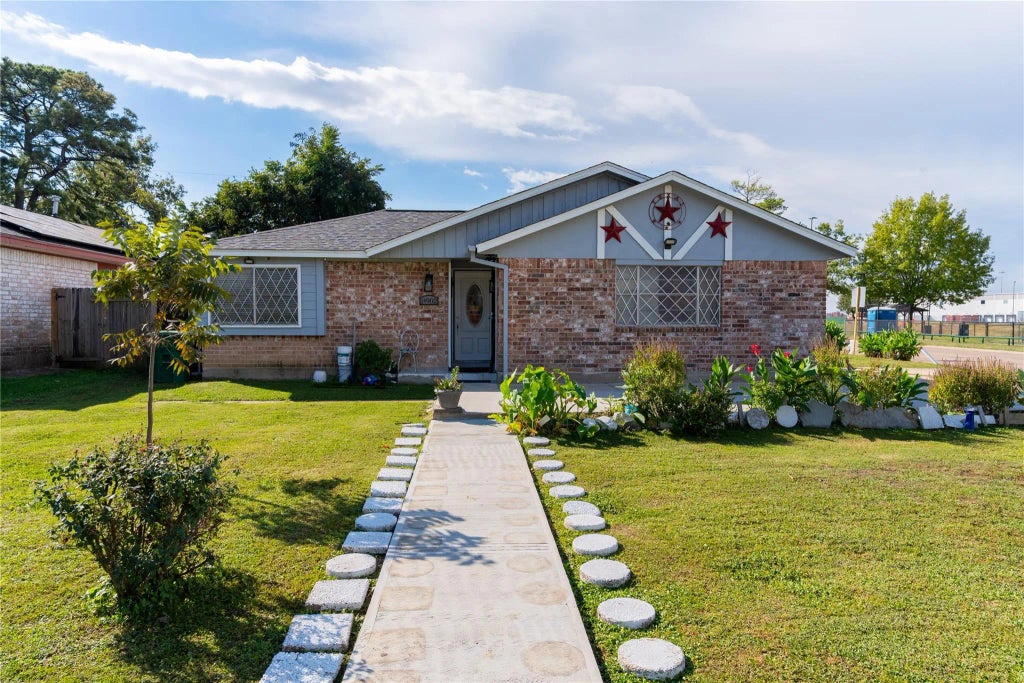 14902 Woodford Street, Channelview