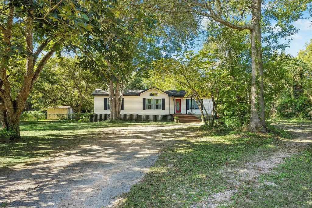35509 Royal Road, Pattison