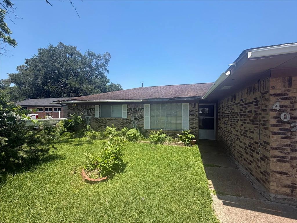 402 S Yaupon Street, Richwood