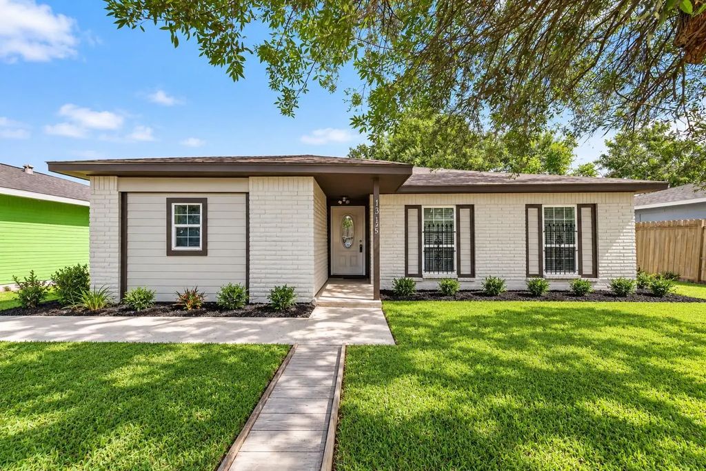 4845 E Ridge Creek Drive, Houston