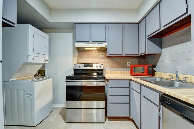 9350 Country Creek Drive 50, Houston