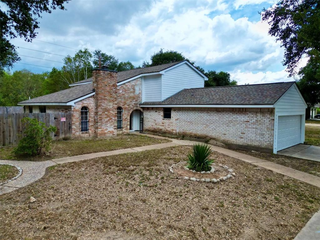 10203 Heather Hill Drive, Houston