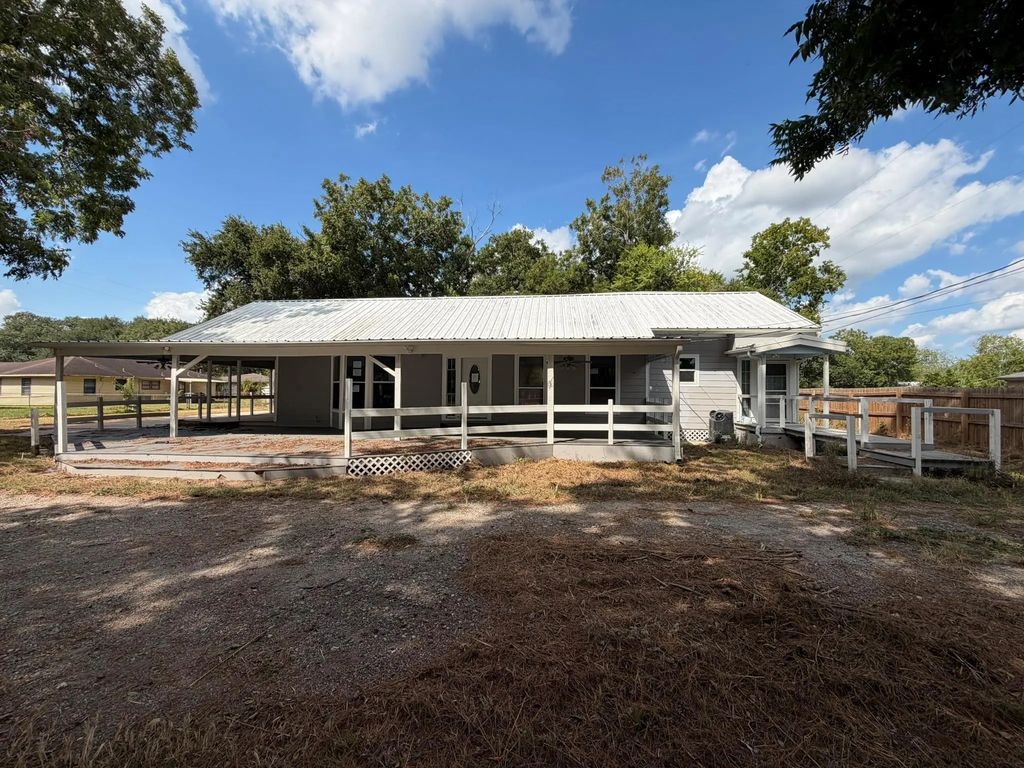 804 Tovrea Road, Alvin