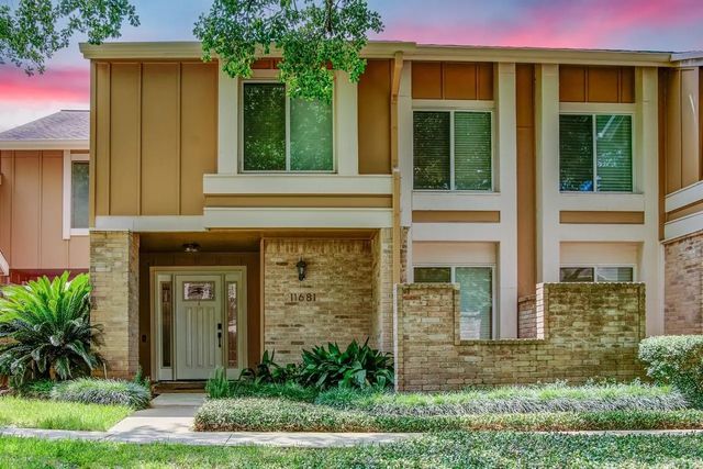 11681 Village Place Drive 257, Houston