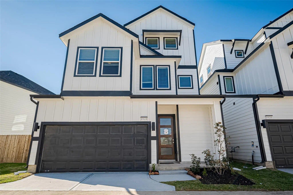 8928 Grovner Place, Houston