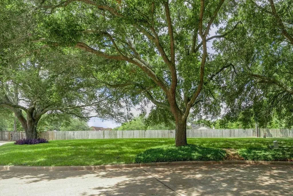 4511 Lake Village Drive, Fulshear