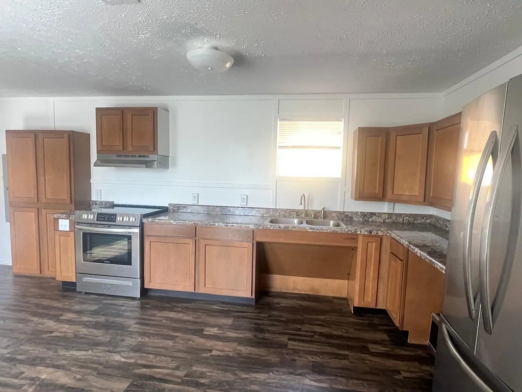 1201 Schley St Street 16, Eagle Lake