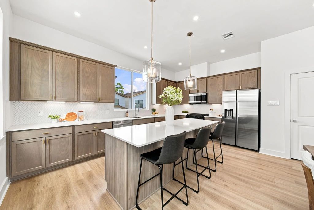 1648 W Tidwell Road, Houston