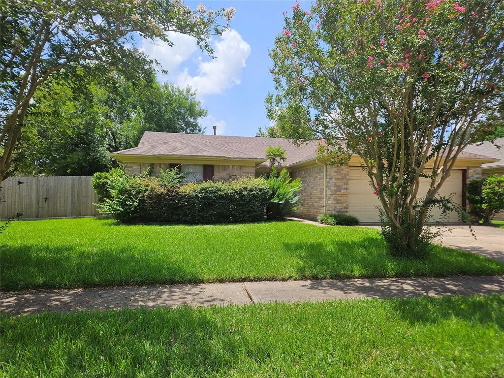 2822 Chimneystone Drive, Sugar Land