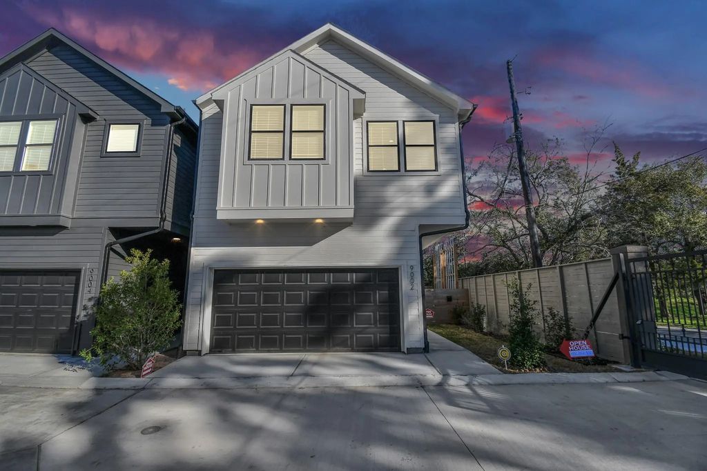 9006 Laverne Laurel Lane, Houston