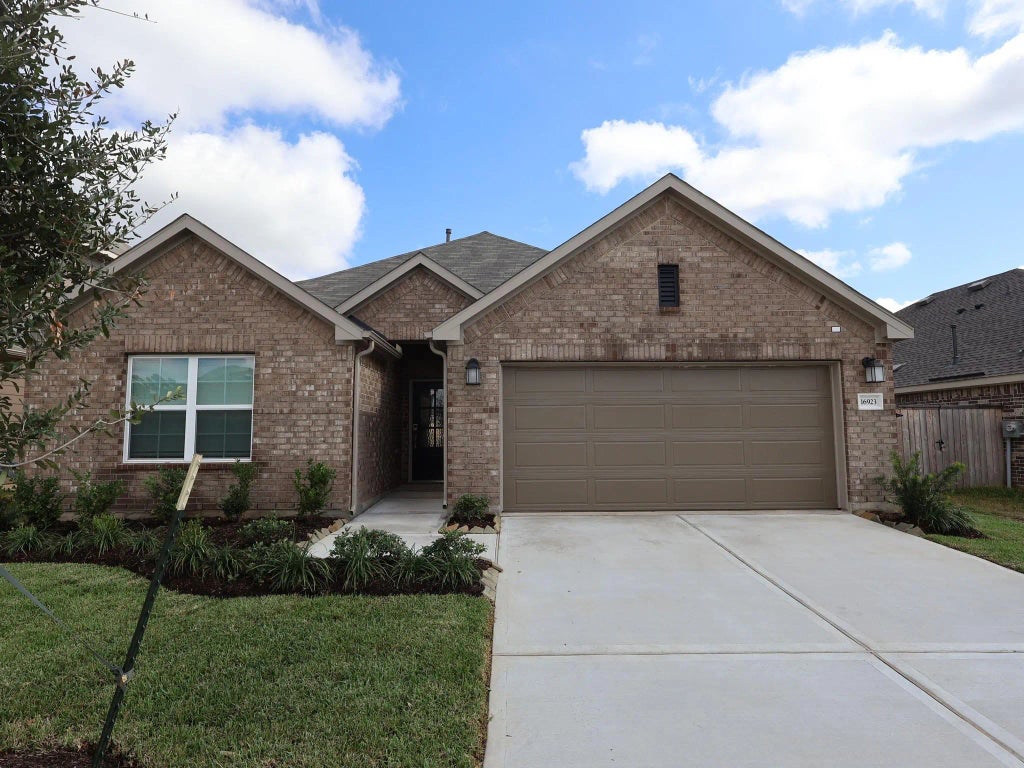 16923 Pin Cherry Leaf Drive, New Caney