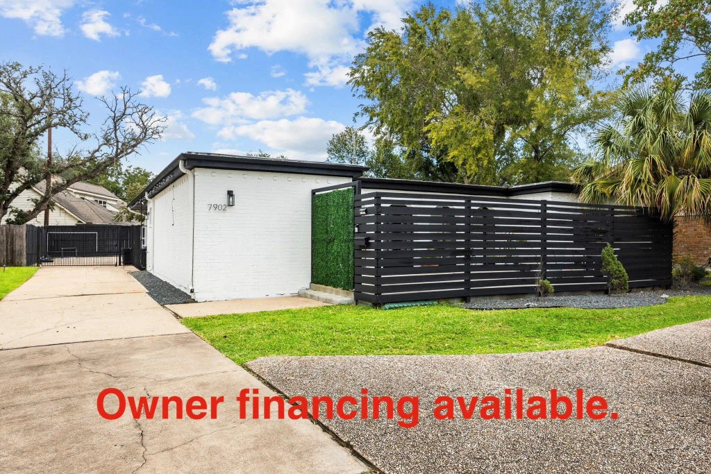 7902 Richmond Avenue, Houston