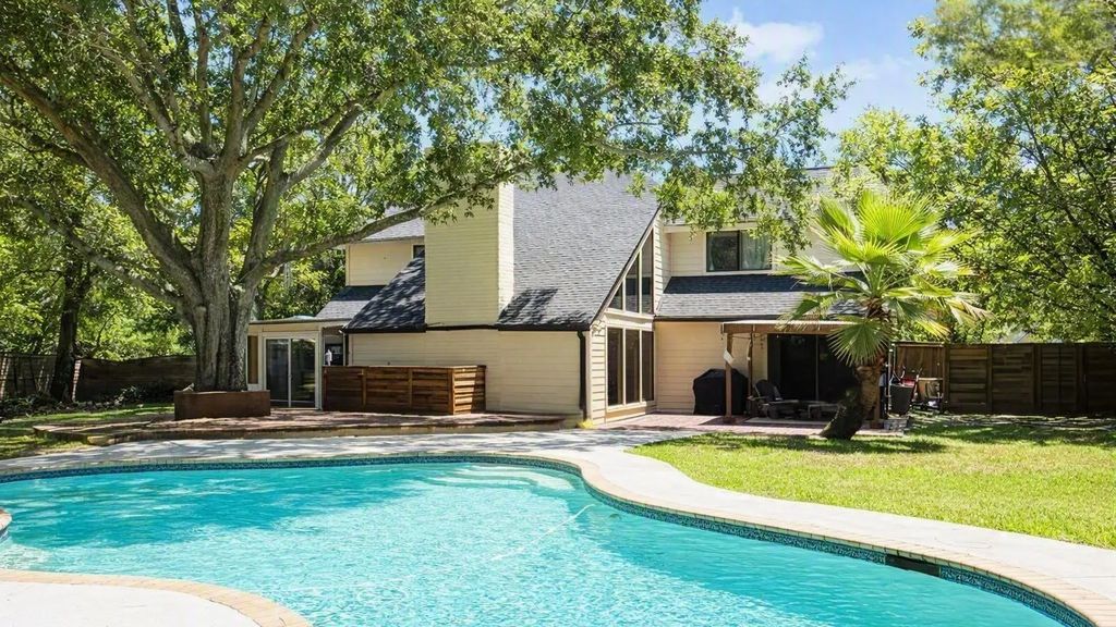 1602 Big Lake Drive, Houston