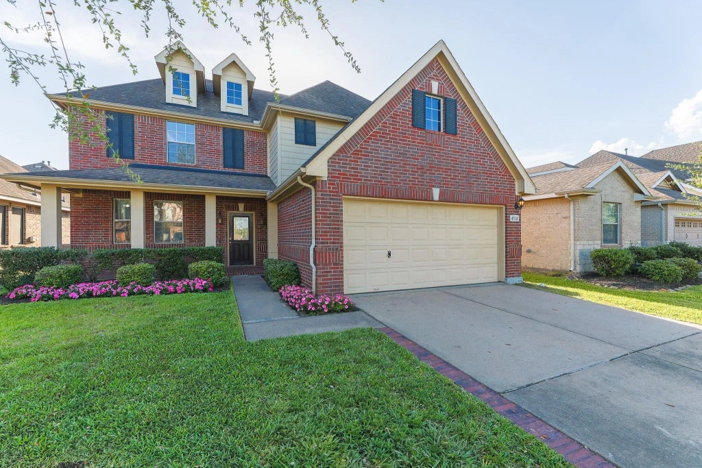 4514 E Meadow Dr, Deer Park