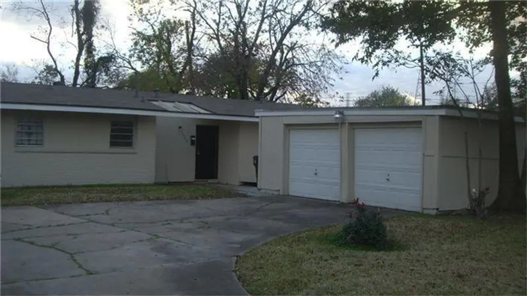 4423 Knotty Oaks Trail, Houston