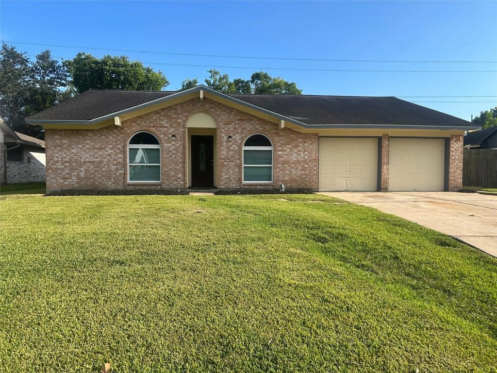 2305 Kingsway Drive, League City
