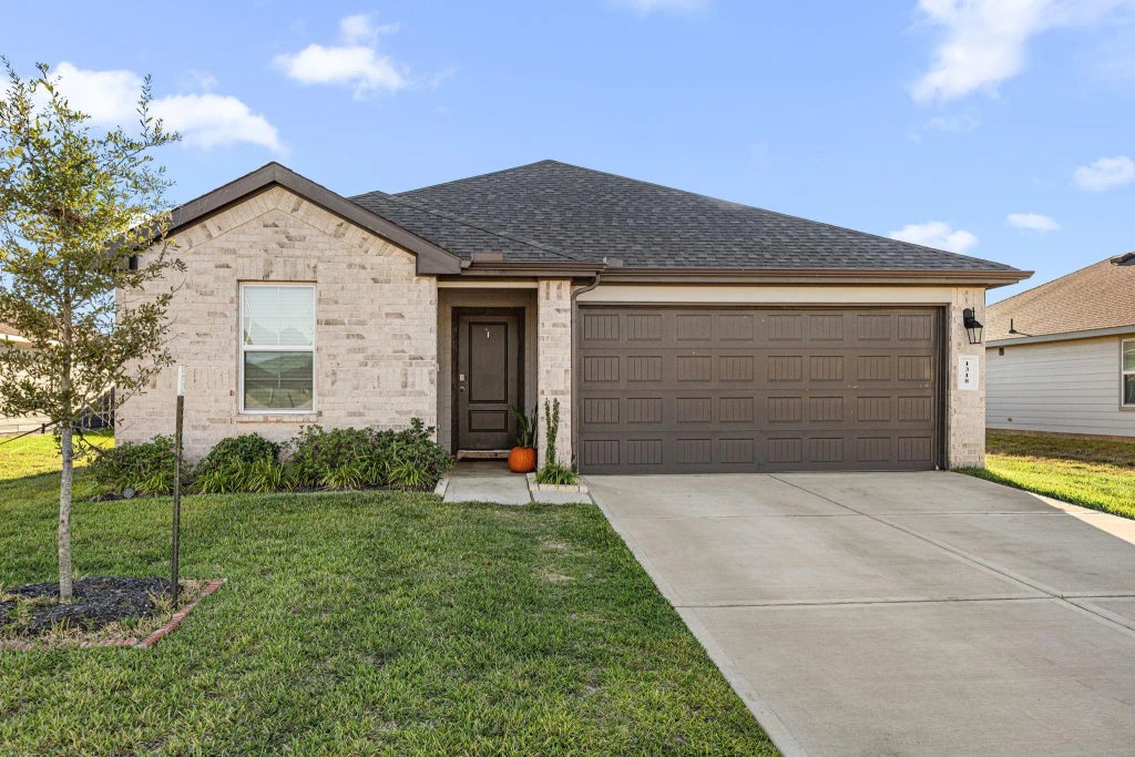 1318 Bison View Lane, Sealy
