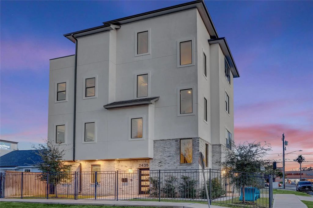 2435 Sheridan Street, Houston