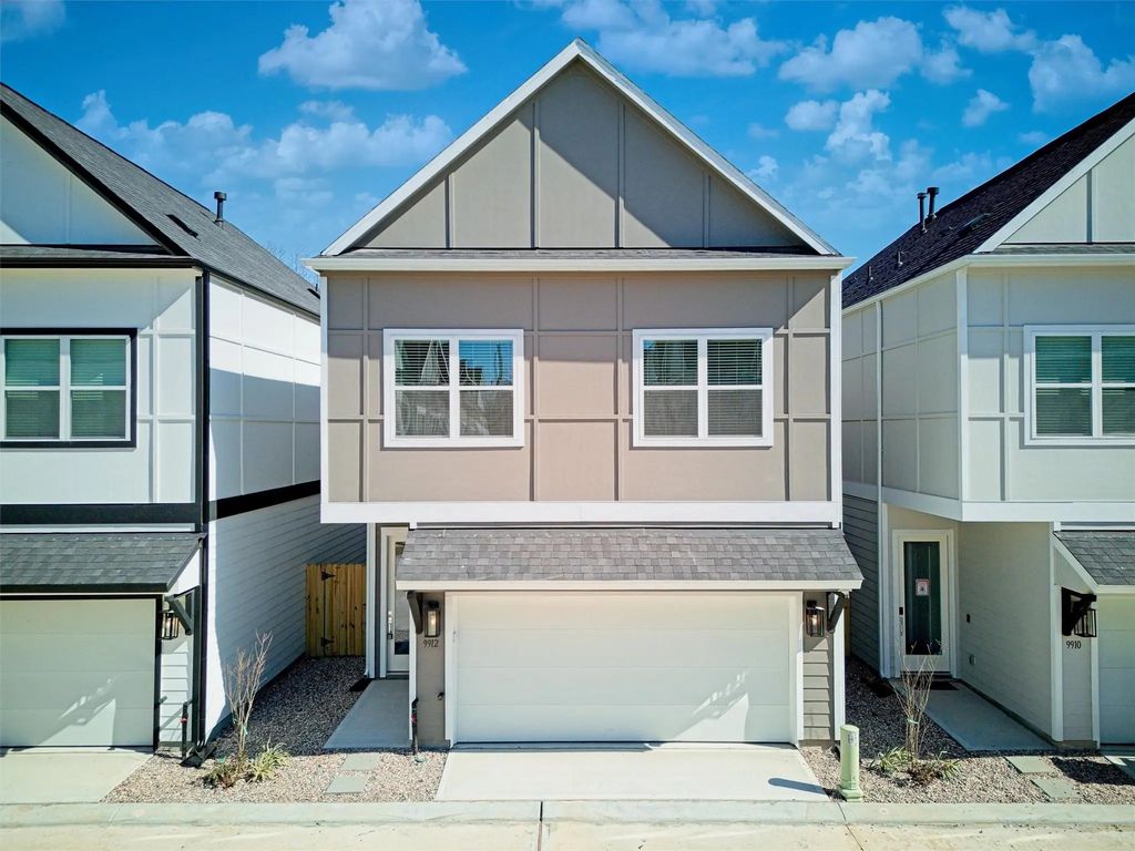 204 Clark Meadows Lane, Houston