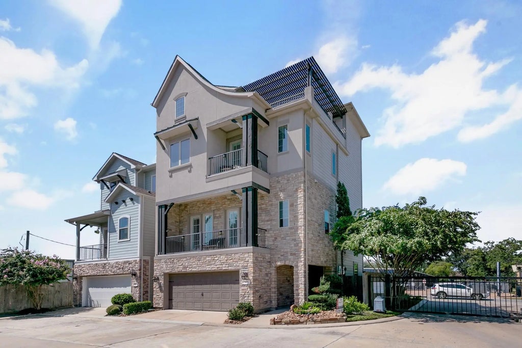 1415 Maple Stream Drive, Houston