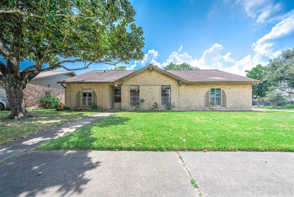 802 Voyager Drive, Houston