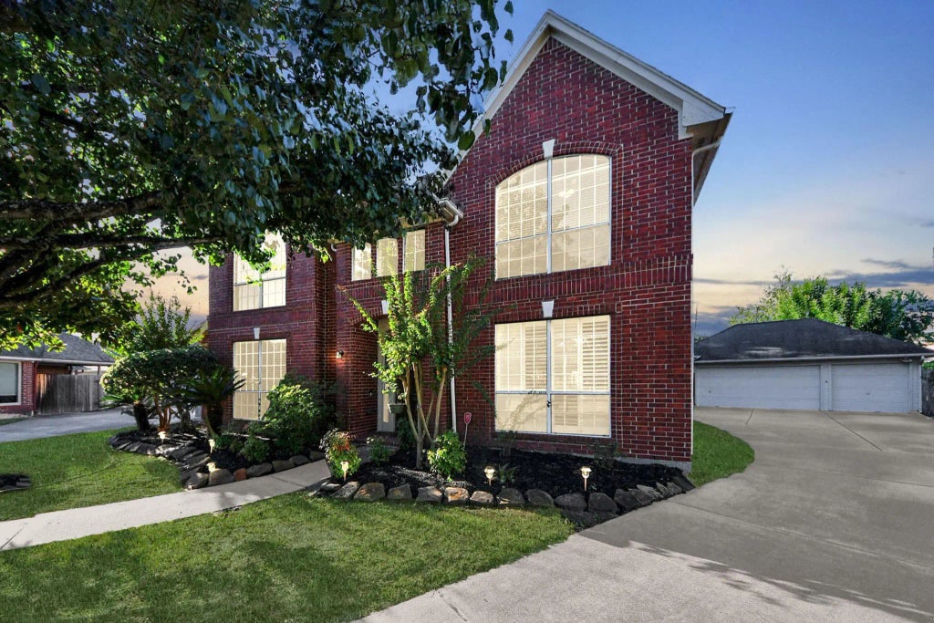 9527 Tarrant Court, Houston