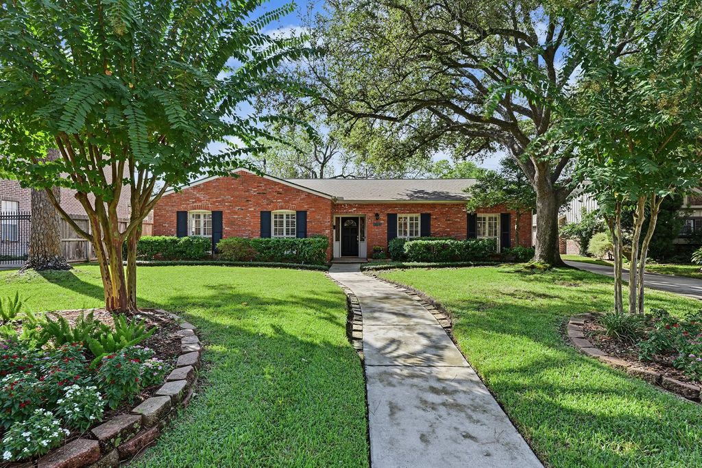 7915 Meadow Lake Lane, Houston