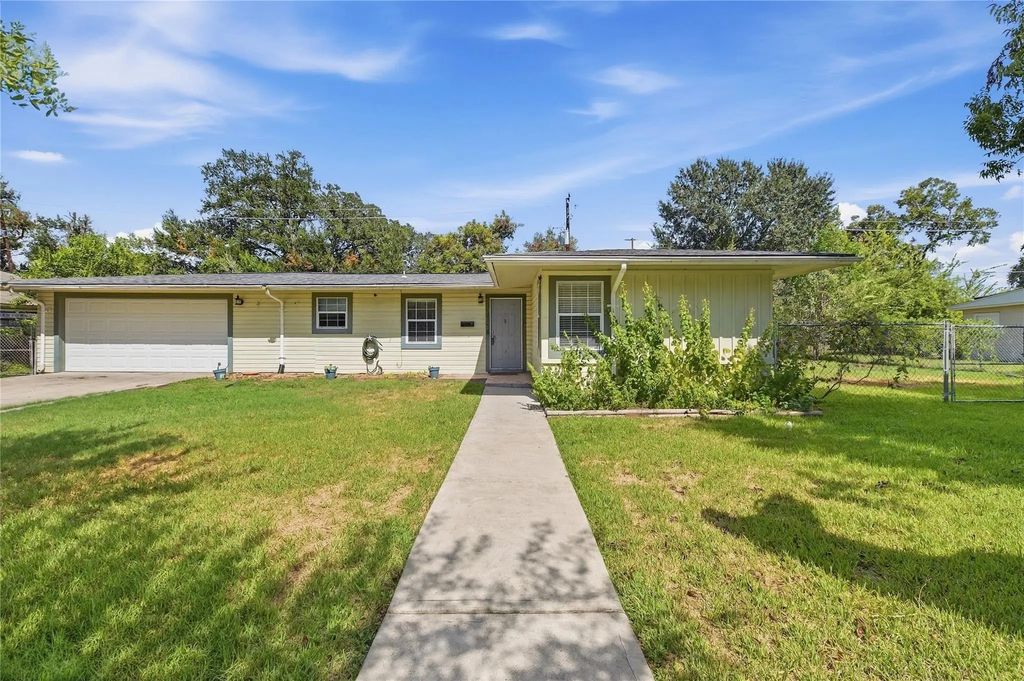 1215 Winston Drive, Richmond