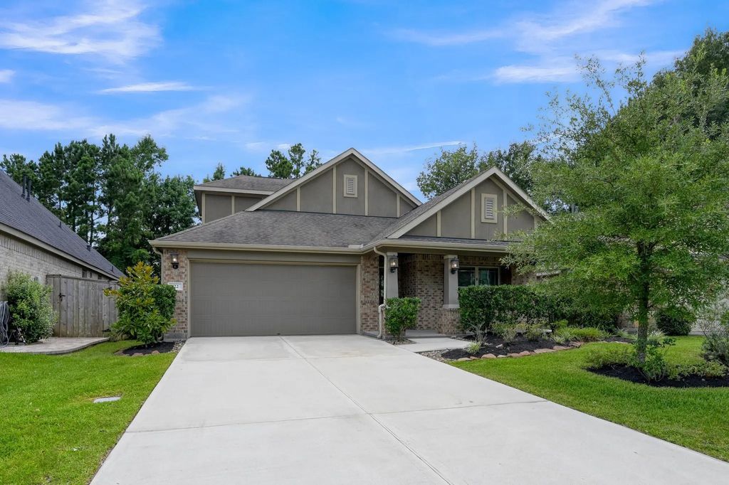 122 S Bearkat Court, Montgomery