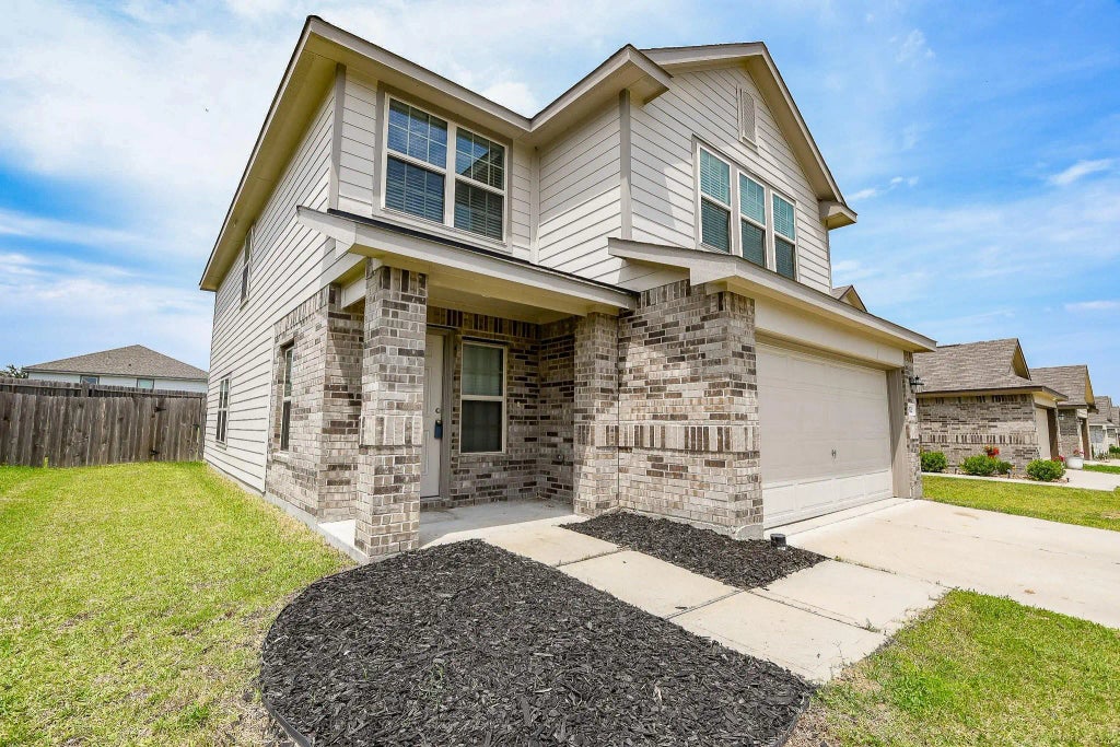 11072 North Lake Mist Lane Lane, Willis