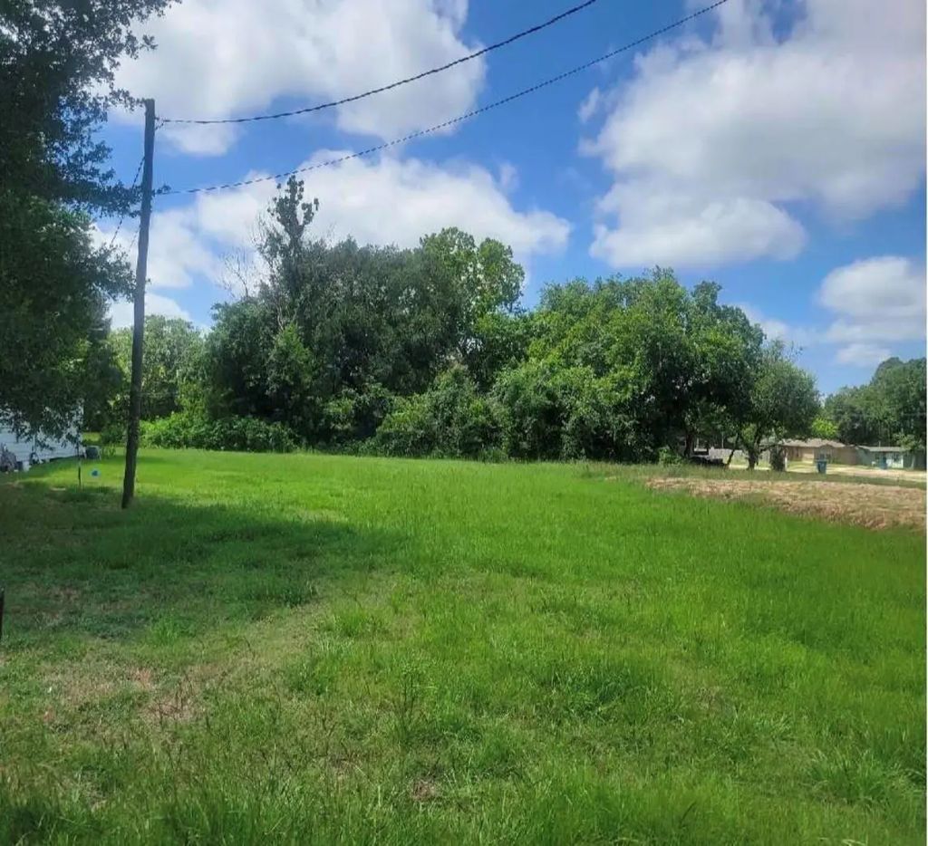 First Street, Brookshire