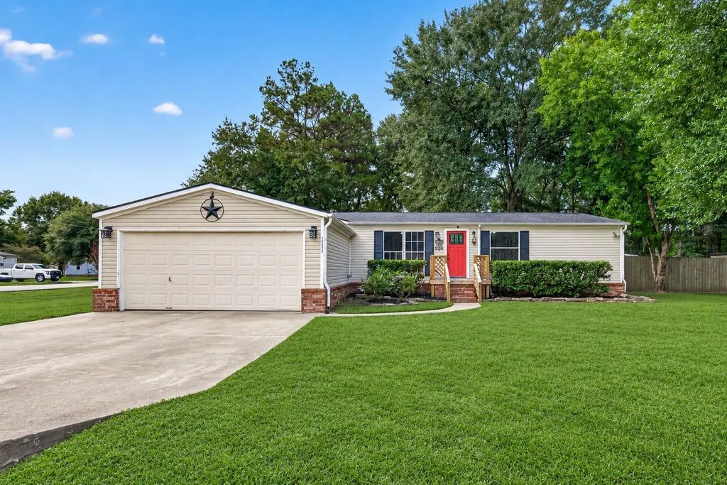 16396 Red Tail Hawk Court, Conroe
