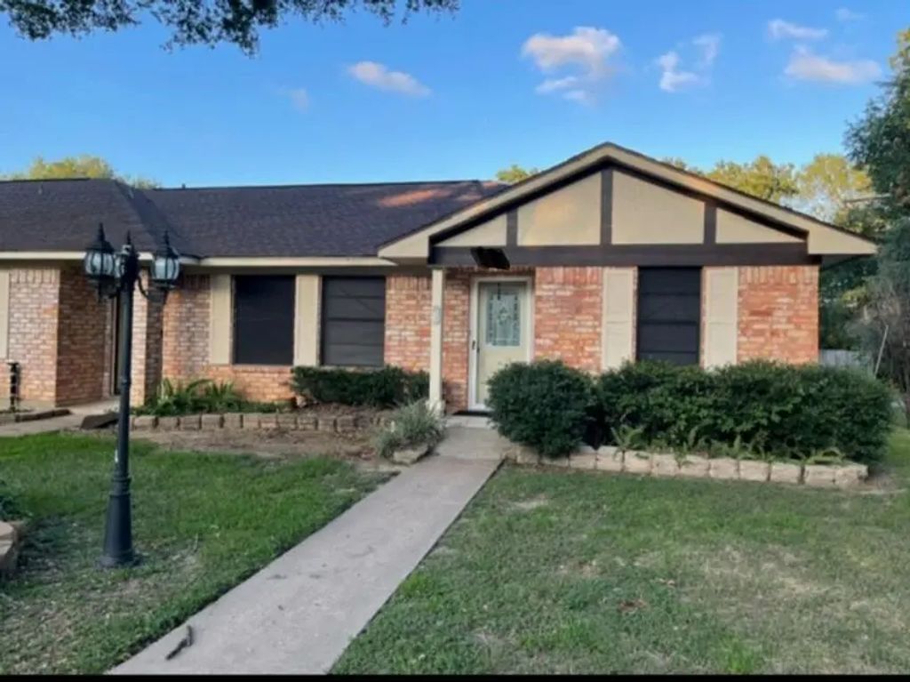 2100 Austin Street 6, Bay City