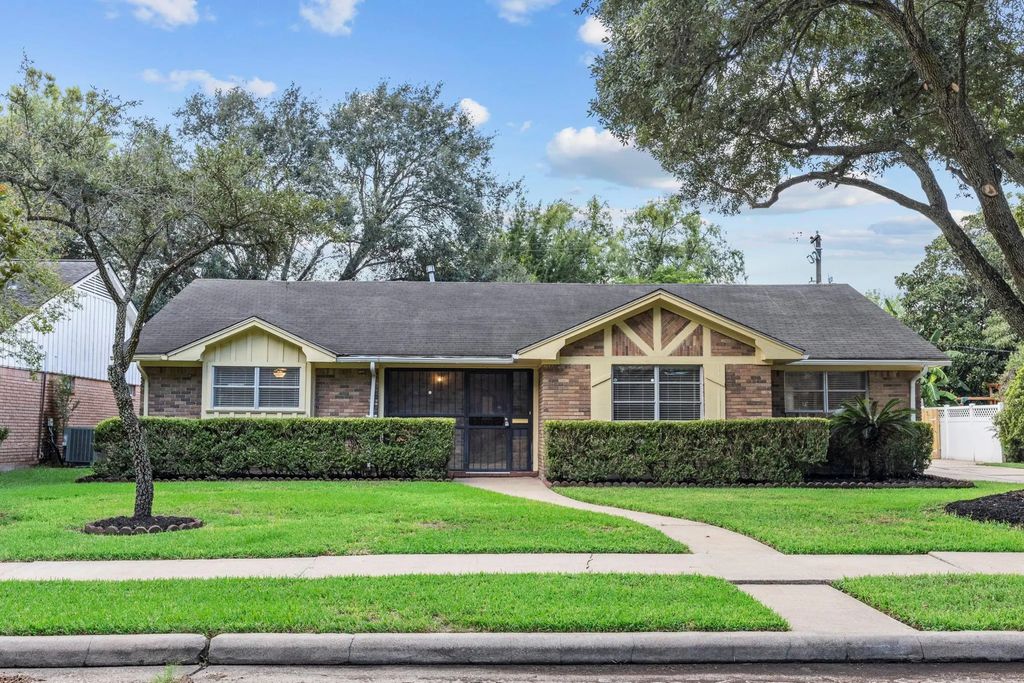 5447 Indigo Street, Houston