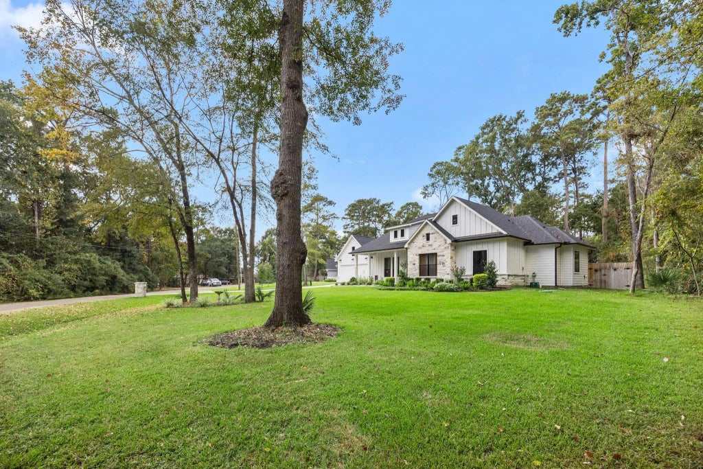 15113 Paradise Court, Willis