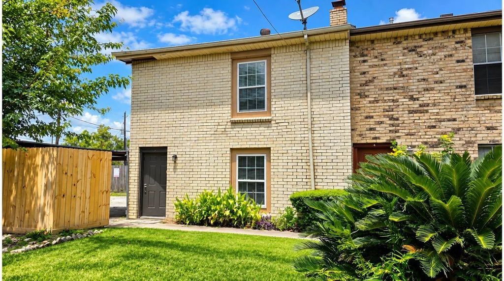 1403 Blalock Road 5, Houston