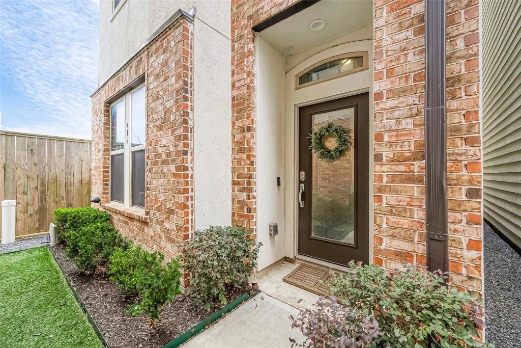 712 Clark Street, Houston