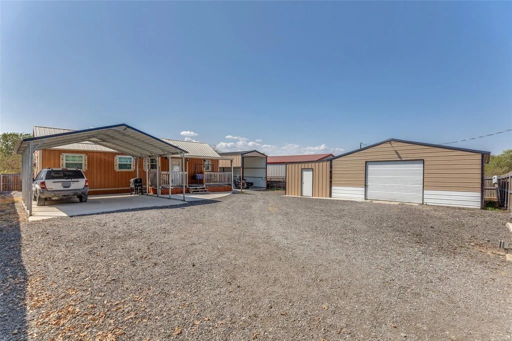 128 Cheyenne Drive, Bridgeport