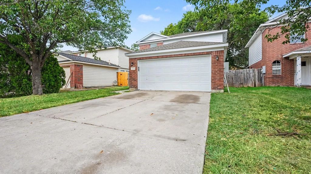 15129 Grassington Drive, Channelview
