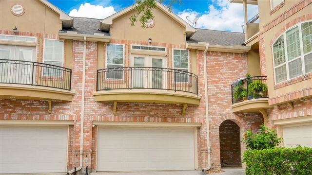 44 Versante Court, Houston