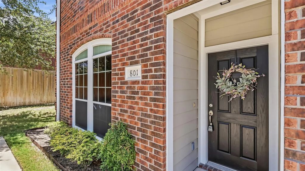305 Holleman Drive E 801, College Station
