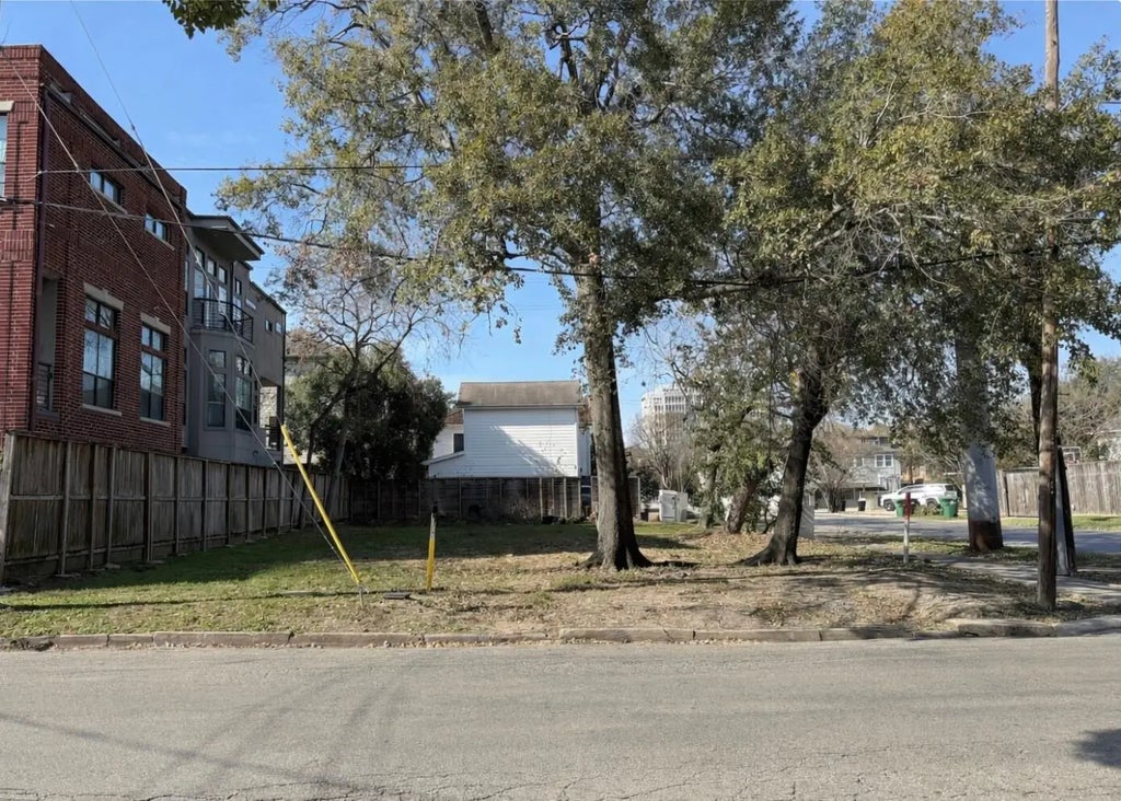 2402 Driscoll Street, Houston