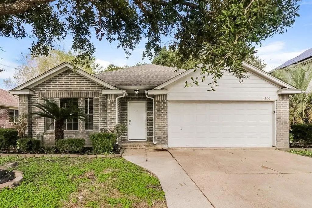 4509 Fox Run Street, Pearland