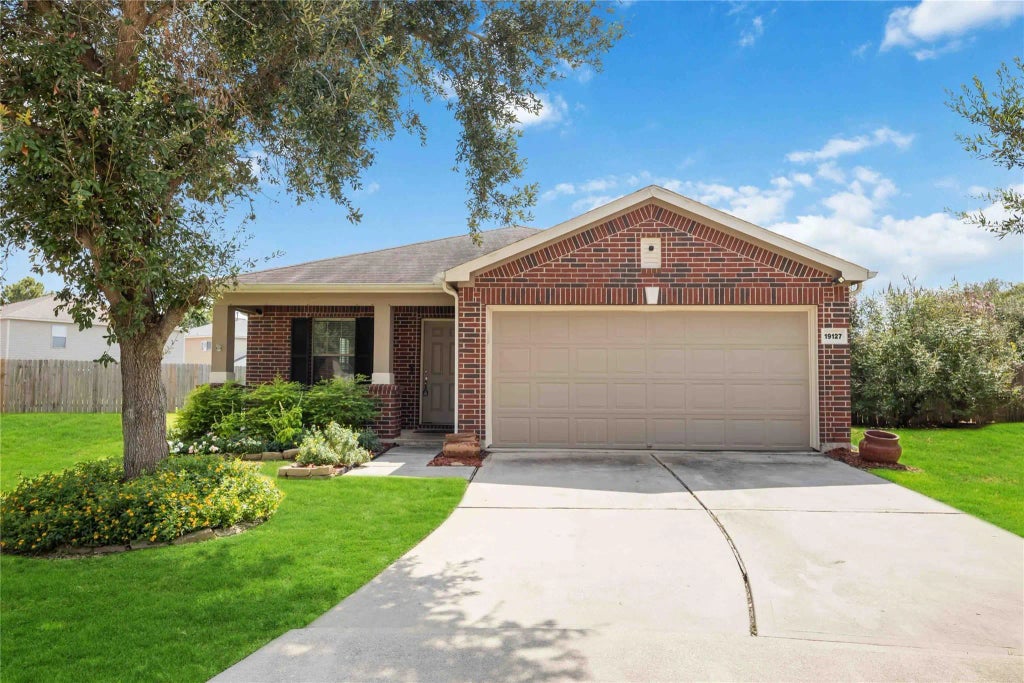 19127 Feather Lance Drive, Cypress