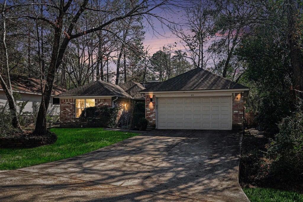 23 S Tallowberry Drive, The Woodlands